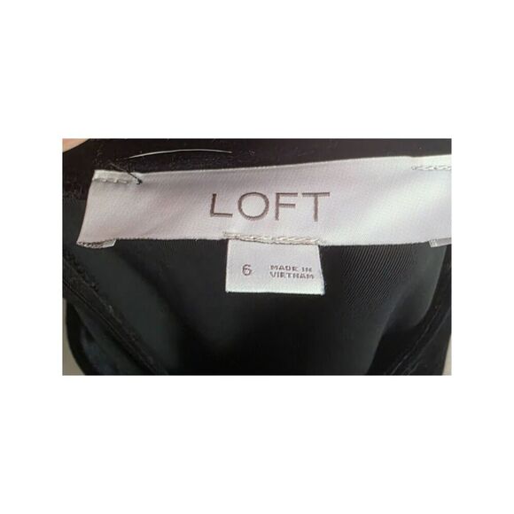 Black Velvet Long Sleeve Dress – LOFT – Size 6 – Wednesday Addams Goth Vibes - Picture 6 of 6